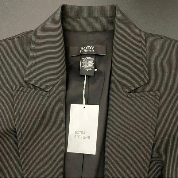 Victoria’s Secret Body by Victoria 90s Tailored Pinstripe Cropped Blazer Office - Picture 3 of 9